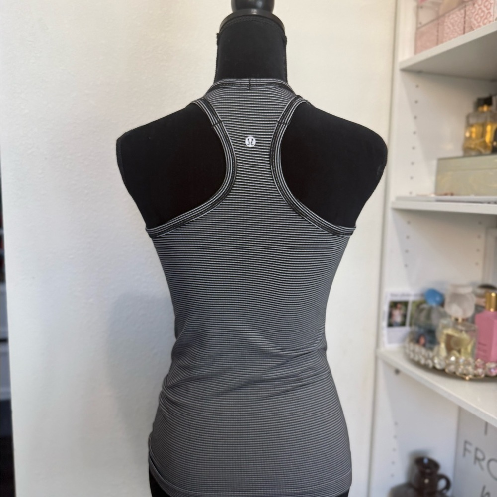 Lululemon Run Swiftly Tech Racerback Stripe top size 4 - Picture 4 of 6